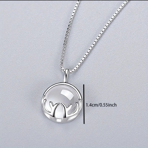 Gorgeous 925 Silver Plated Moonstone Antler Pendant Necklace. - Picture 5 of 7